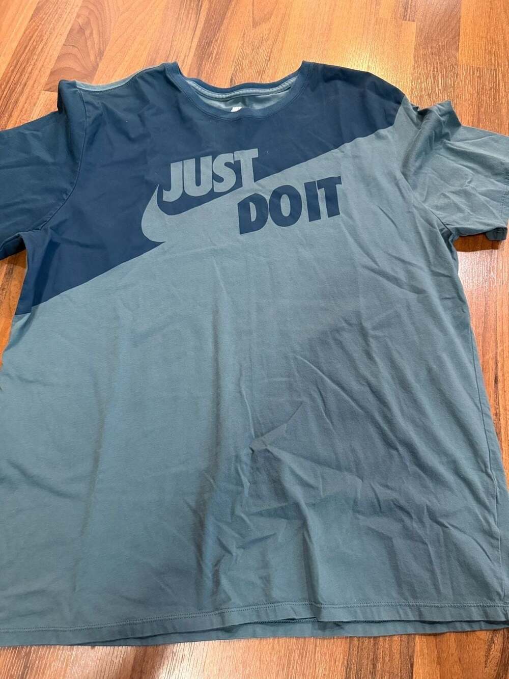 Nike The Nike Tee Size XL Green Just Do It T-Shirt